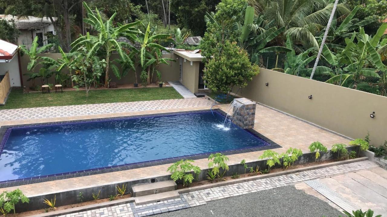 Royal Waves Negombo Exterior foto